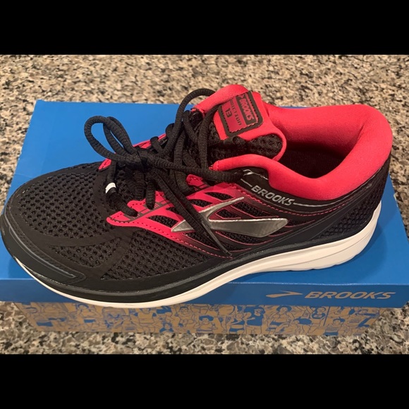 brooks running shoes defective